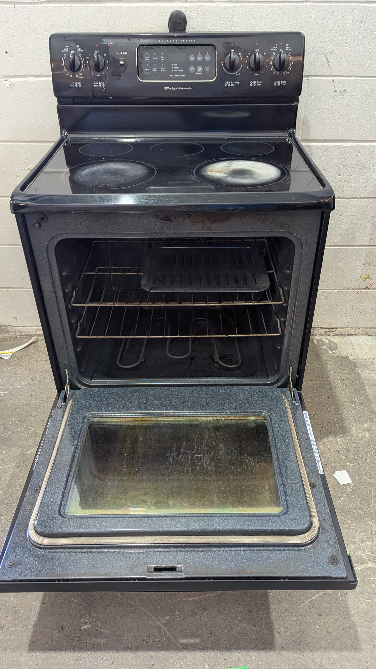 30"W Frigidaire Black Electric Stove