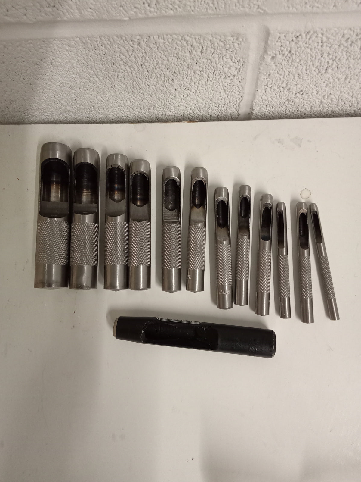 13 Piece Hollow Leather Hole Punch Set