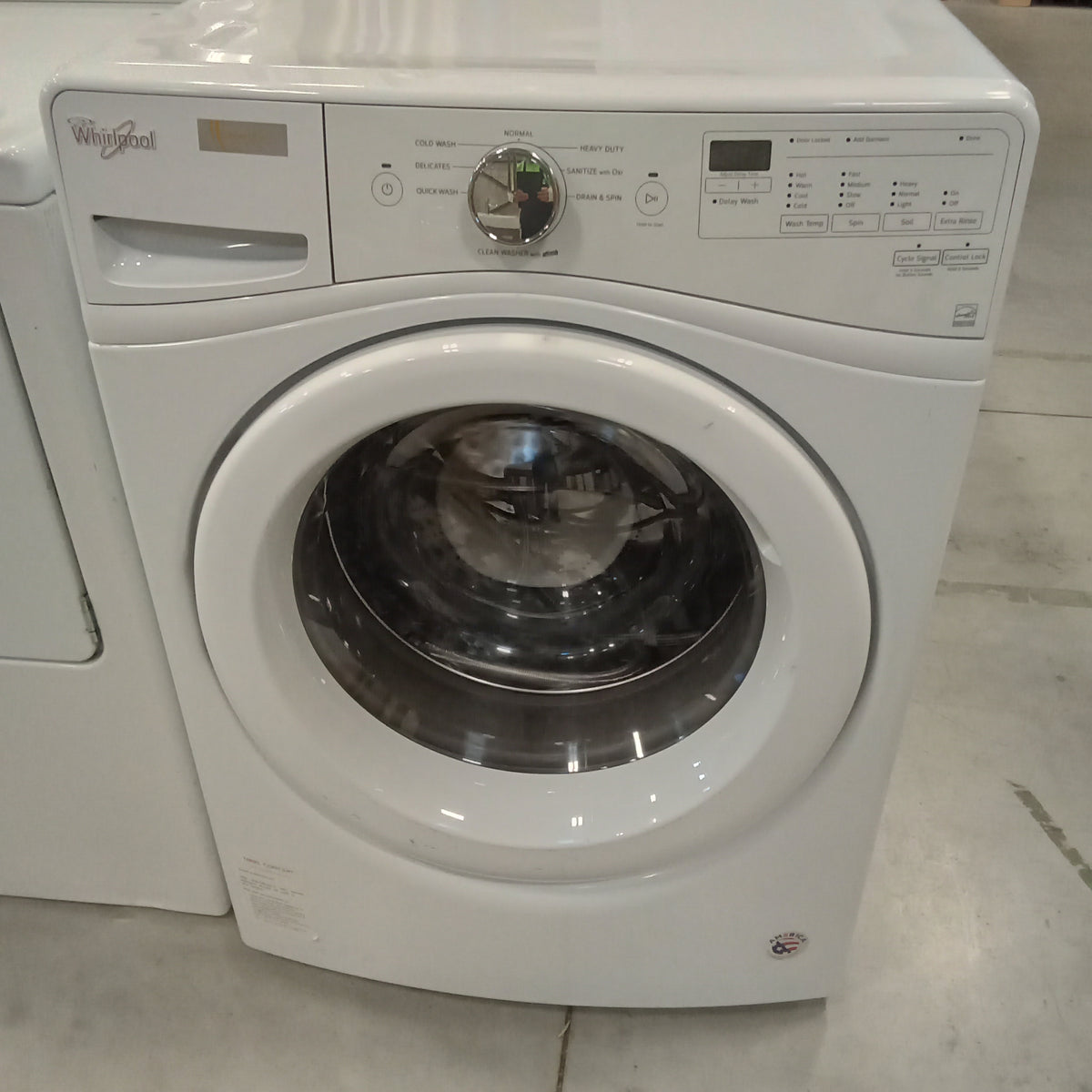 27"W Front Load Washing Machine in White