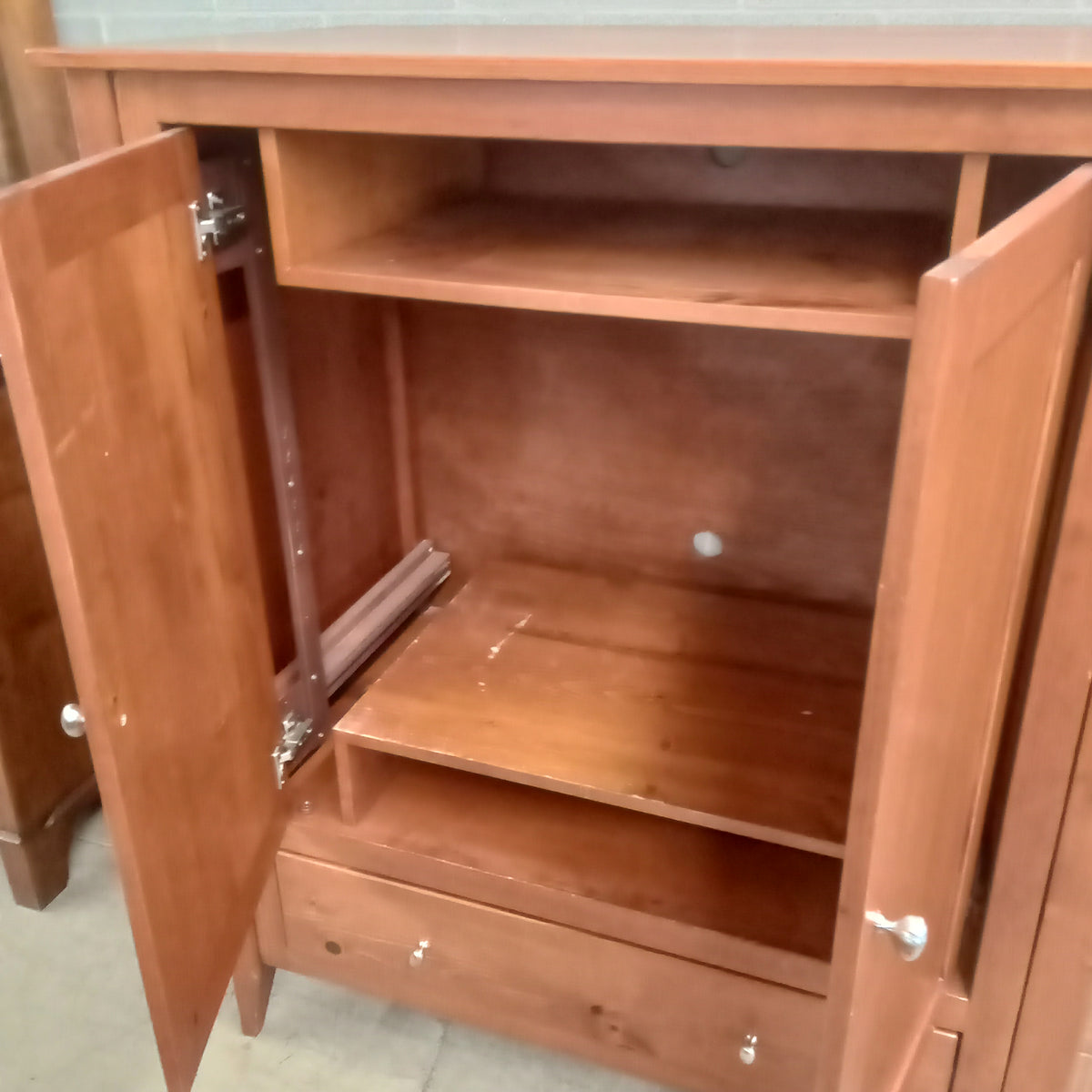66"W Media Centre