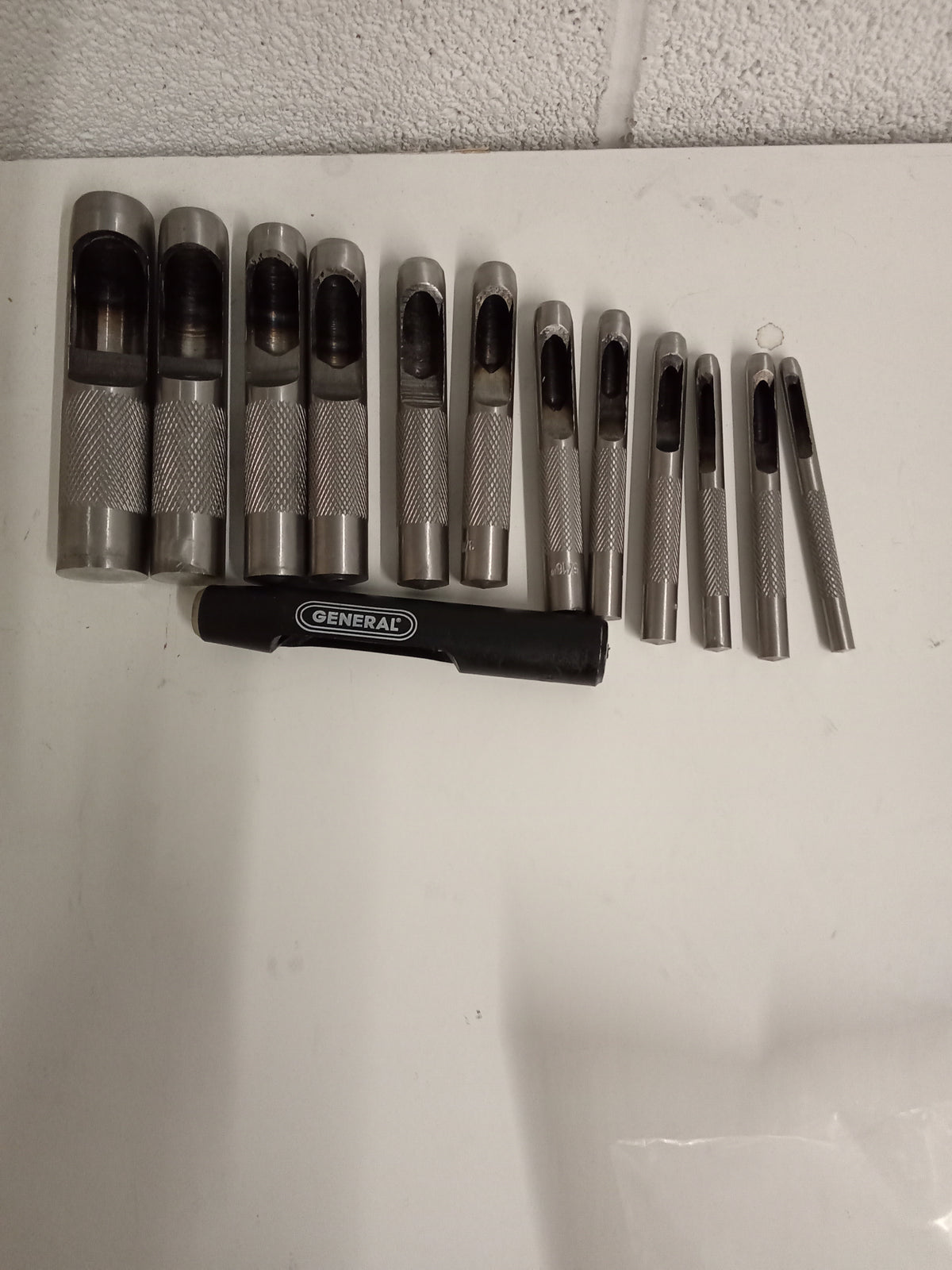 13 Piece Hollow Leather Hole Punch Set