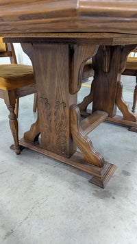 Early American Dining Set