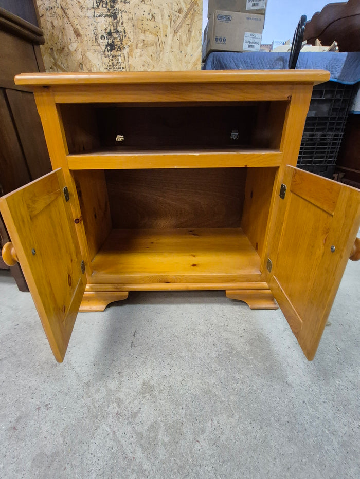 Pine TV Cabinet/Stand