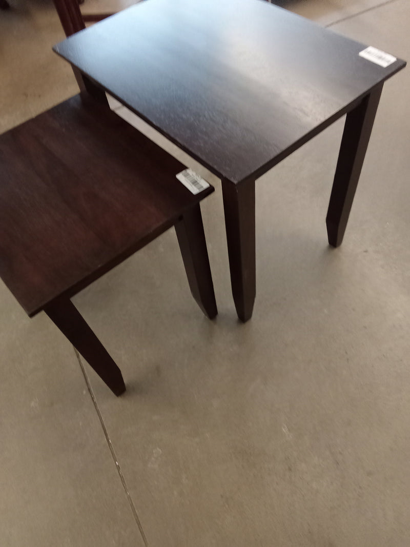 21.5"W Set of Two Nesting Tables in Wood