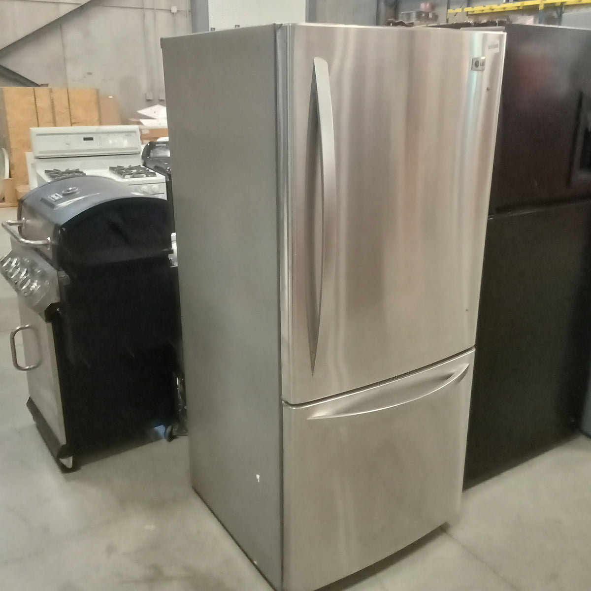 30"W Fridge with Bottom Freezer - Stainless Steel