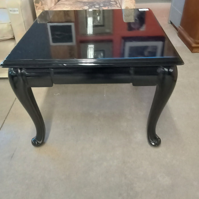 27.5"W Side Table in Gloss Black