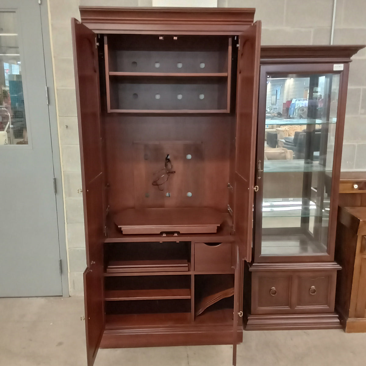 36"W Media Centre