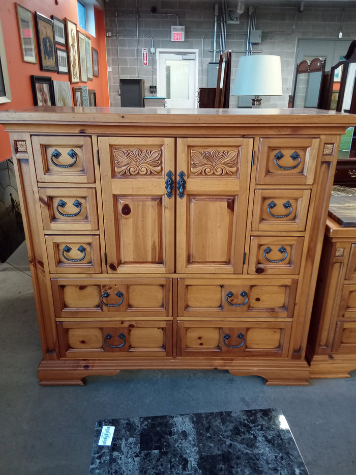 54"W 10-Drawer Knotty Pine Dresser #YH5