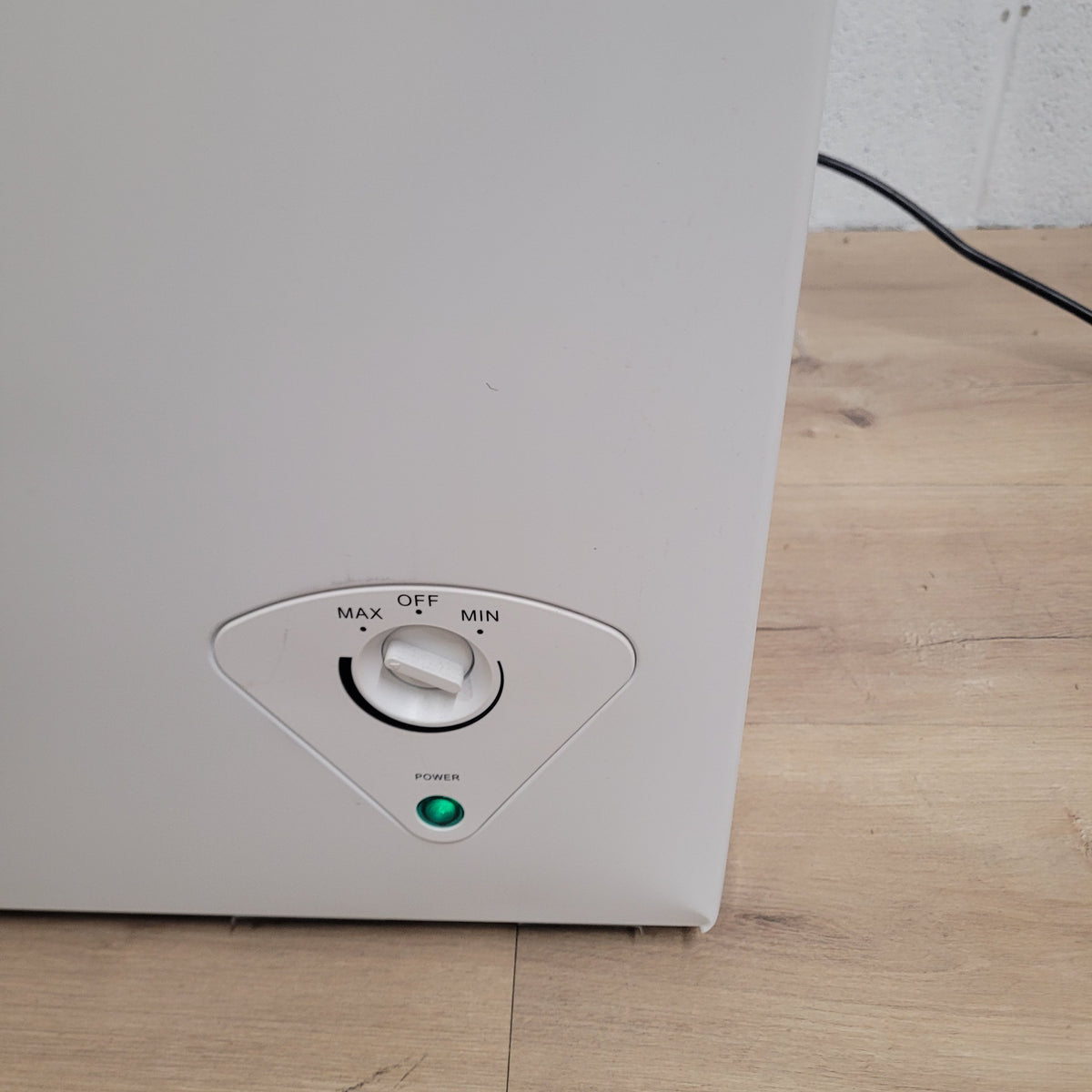 32"W White Chest Freezer - 7Cu Ft Capacity