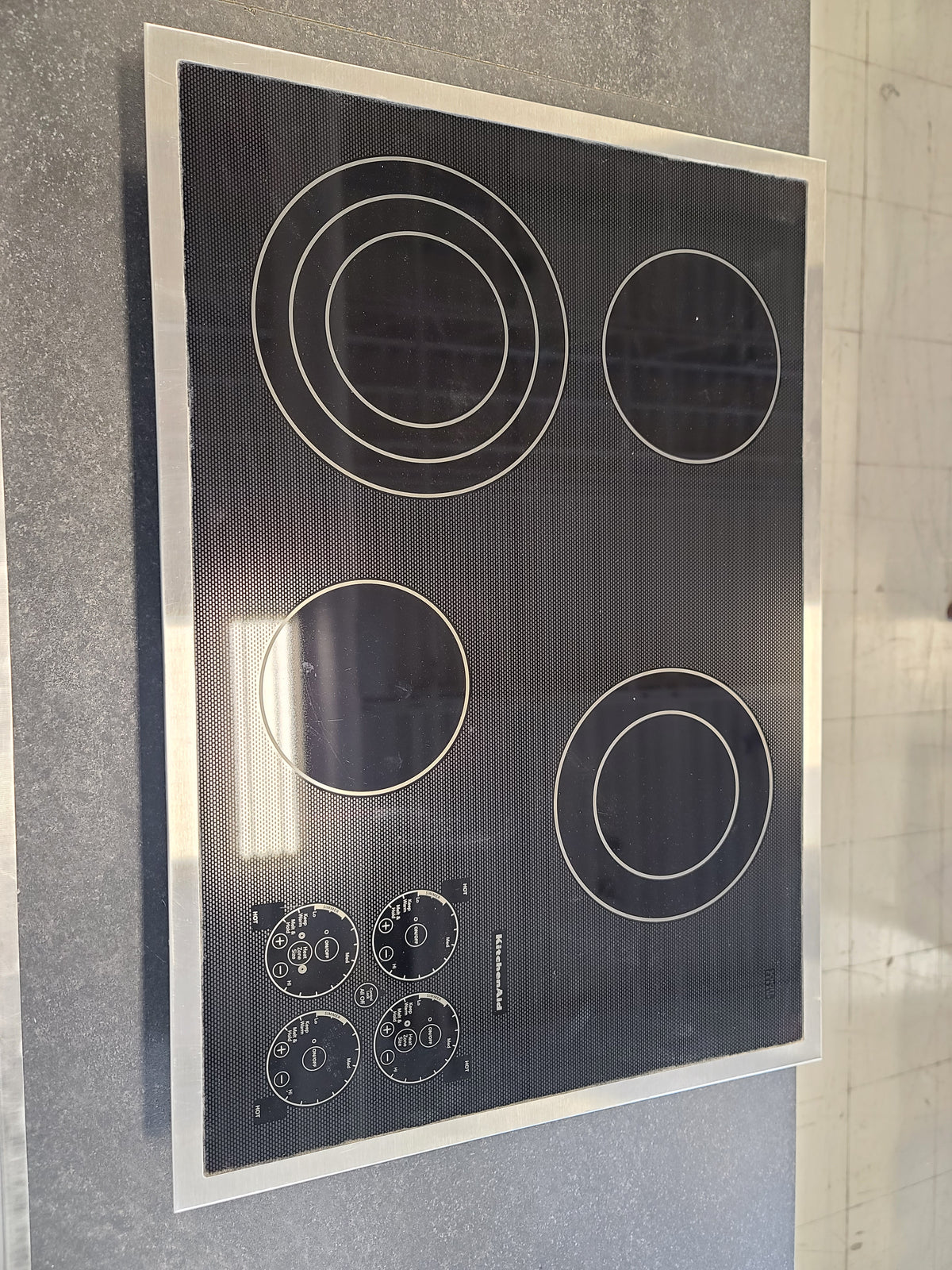 KitchenAid KECC506RSS 30" Smoothtop Electric Cooktop with 4 Elements, Traditional Black Ceramic Glass Surface & Infinite-Heat Controls: Black w/ Speckles & Stainless Steel Trim