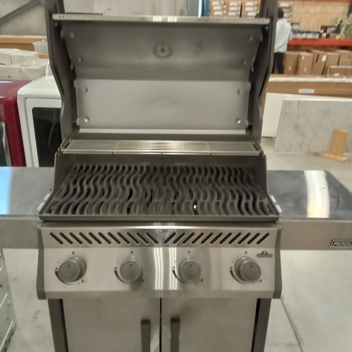 56"W 4-Burner Natural Gas BBQ in Stainless Steel