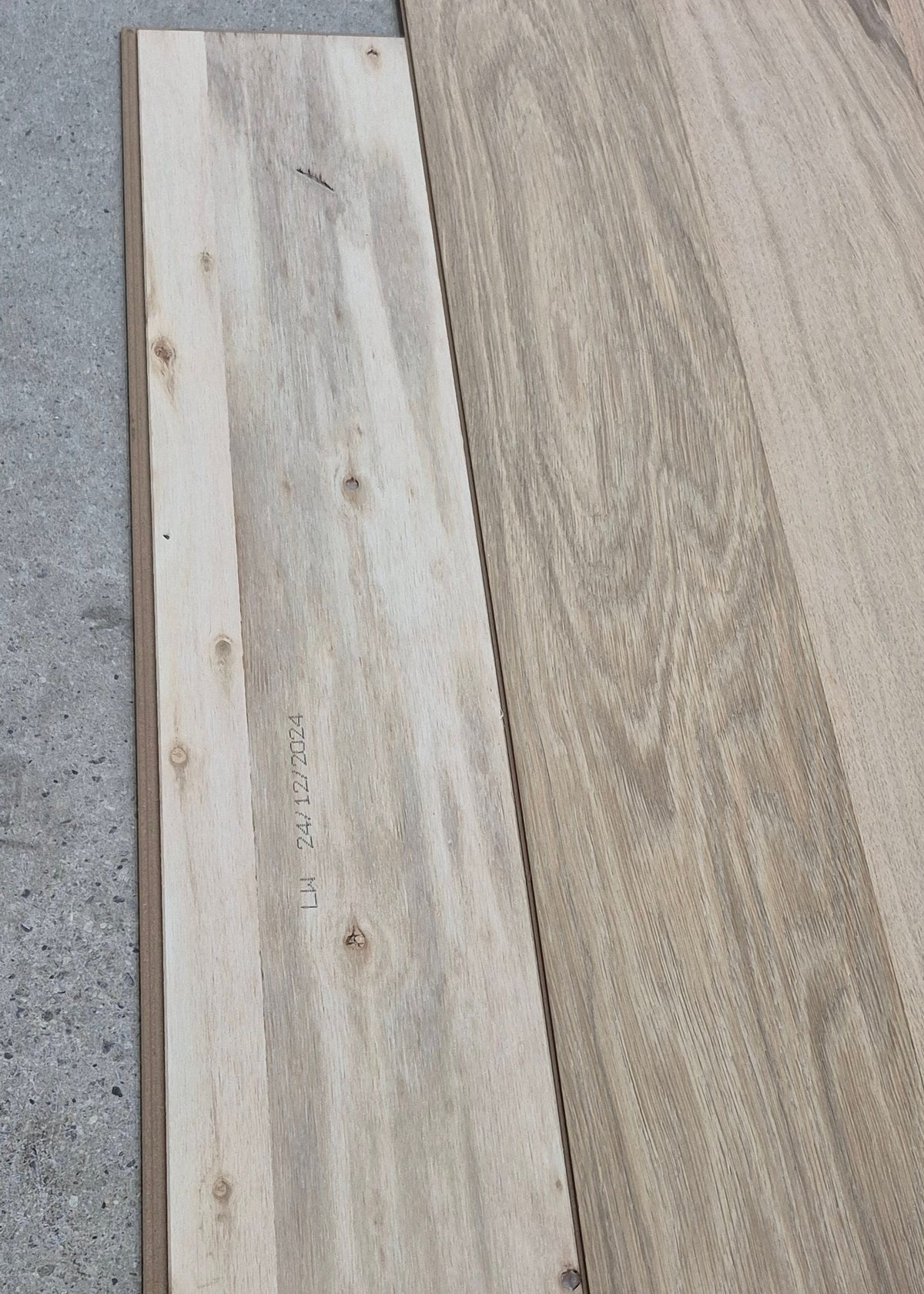 Malibu Wide Plank French Oak Crown 3/8" T x 6.5" W  Eng. Click Hardwood Flooring (23.64 sq.ft./case)