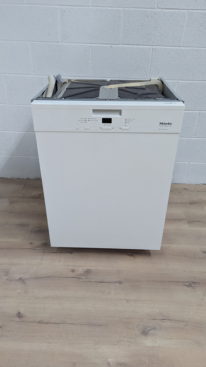 24"W Miele Dishwasher