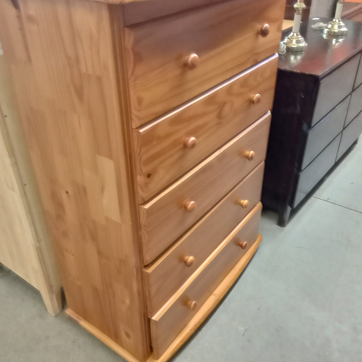 35"W 5-Drawer Dresser in Knotty Pine