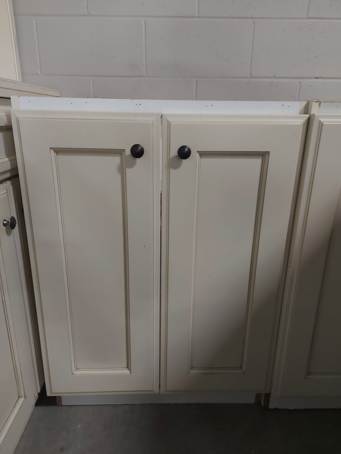 Cream Raised Panel Kitchen