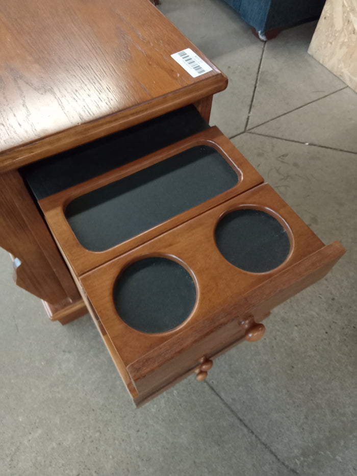 21.5"W Side Table with Magazine Rack