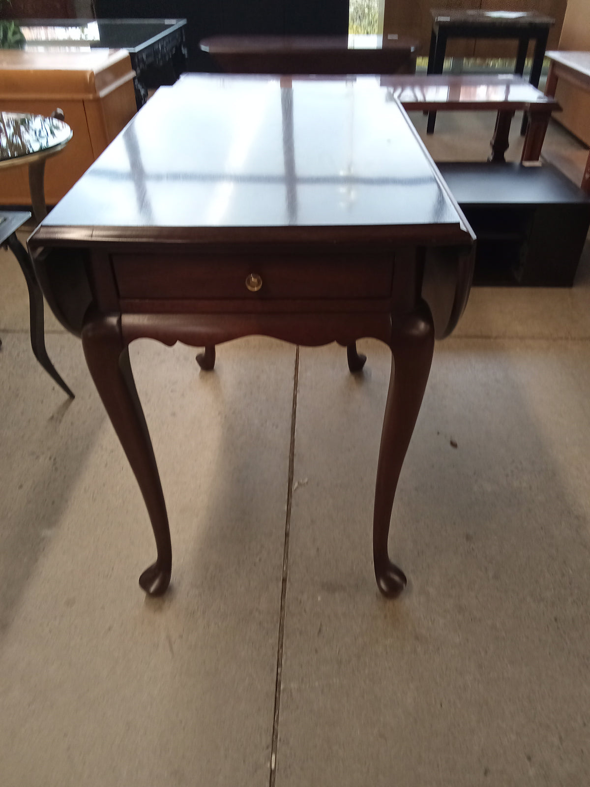 18.5"W Drop Leaf Side Table