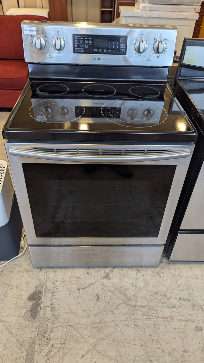 30"W Electric Samsung Stove