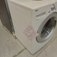 27"W Front Load Washing Machine