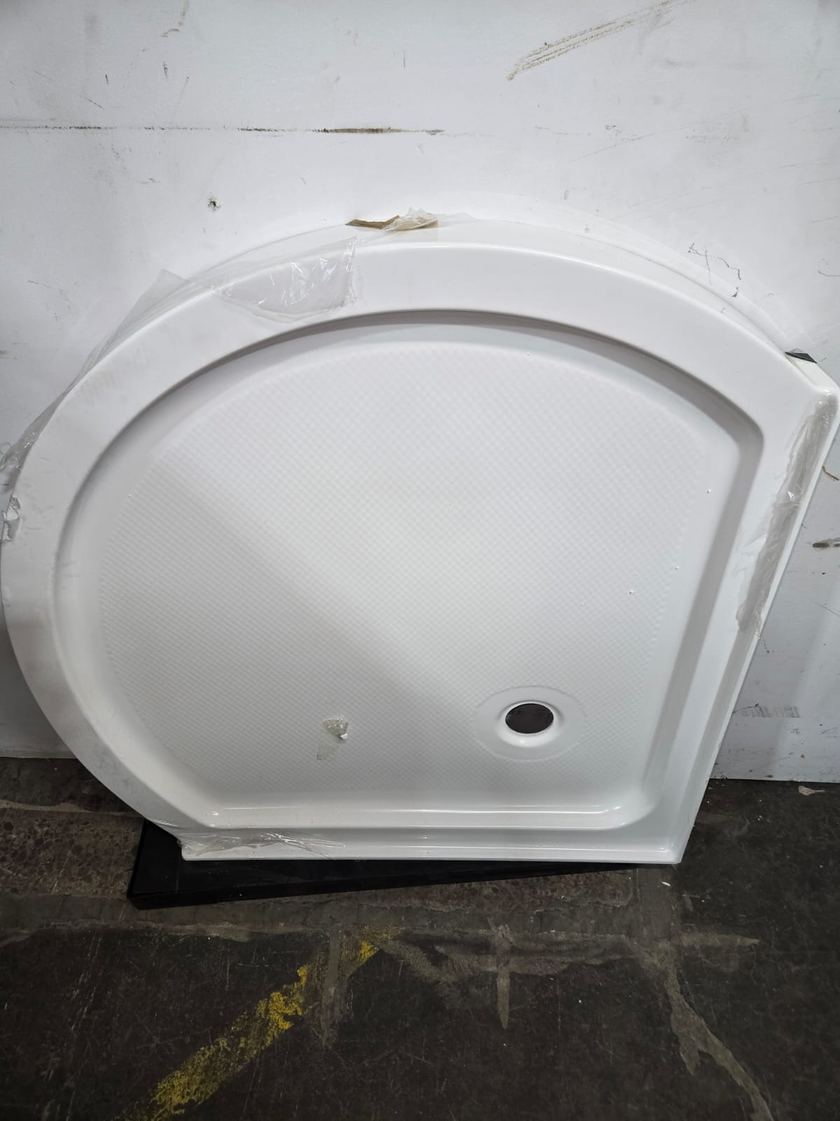 White Quadrant-Shaped Shower Base
