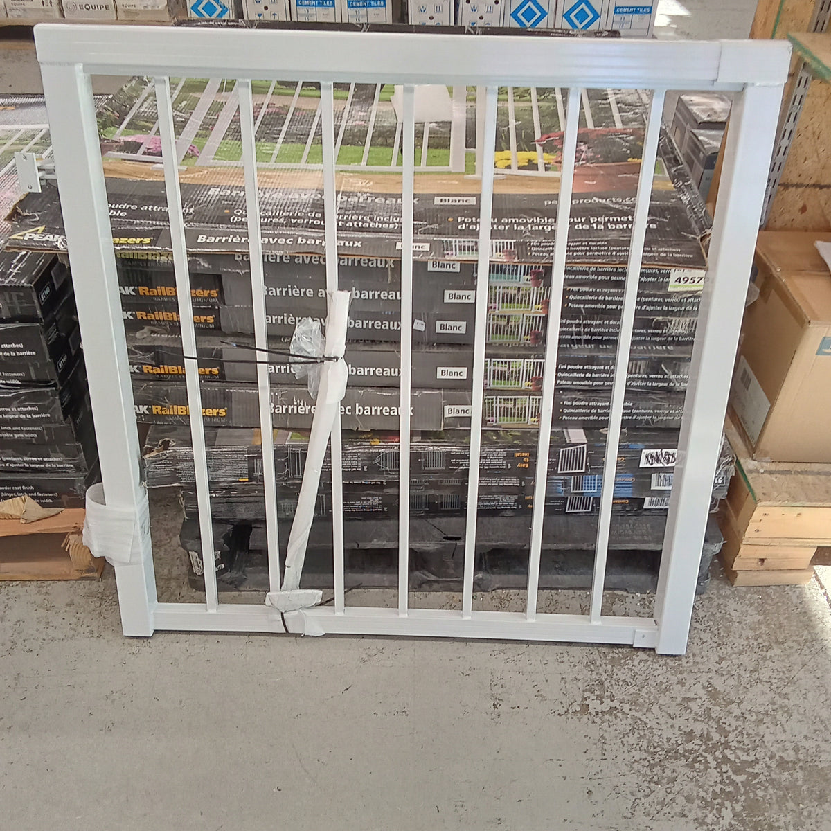 40"W Picket Gate in White Aluminum