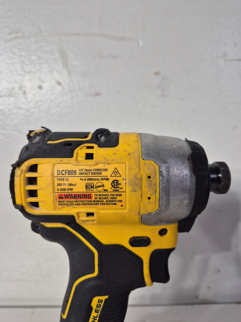 DEWALT 20V Max Atomic Impact Driver w/Battery