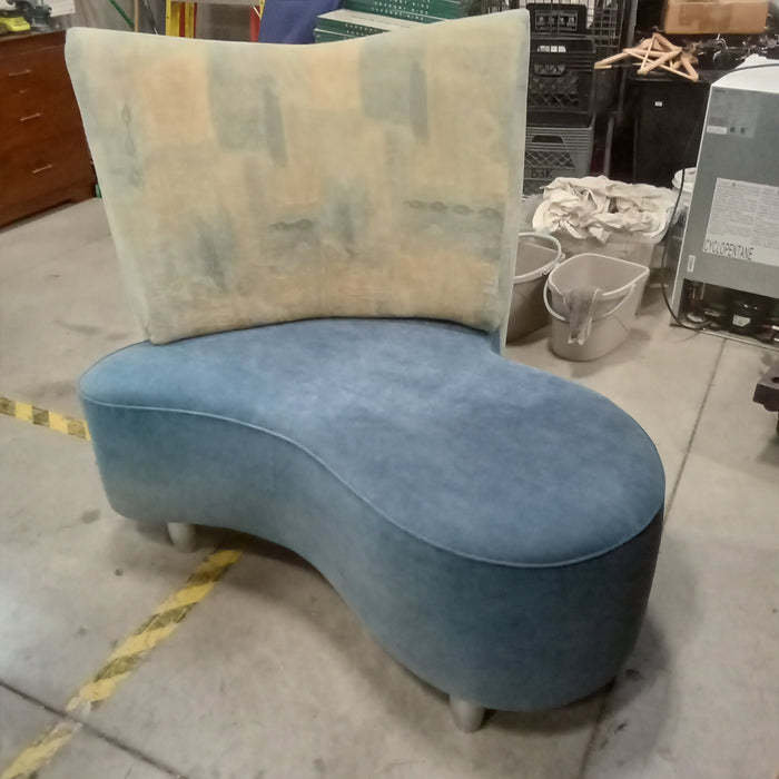 49"W Chaise Lounge