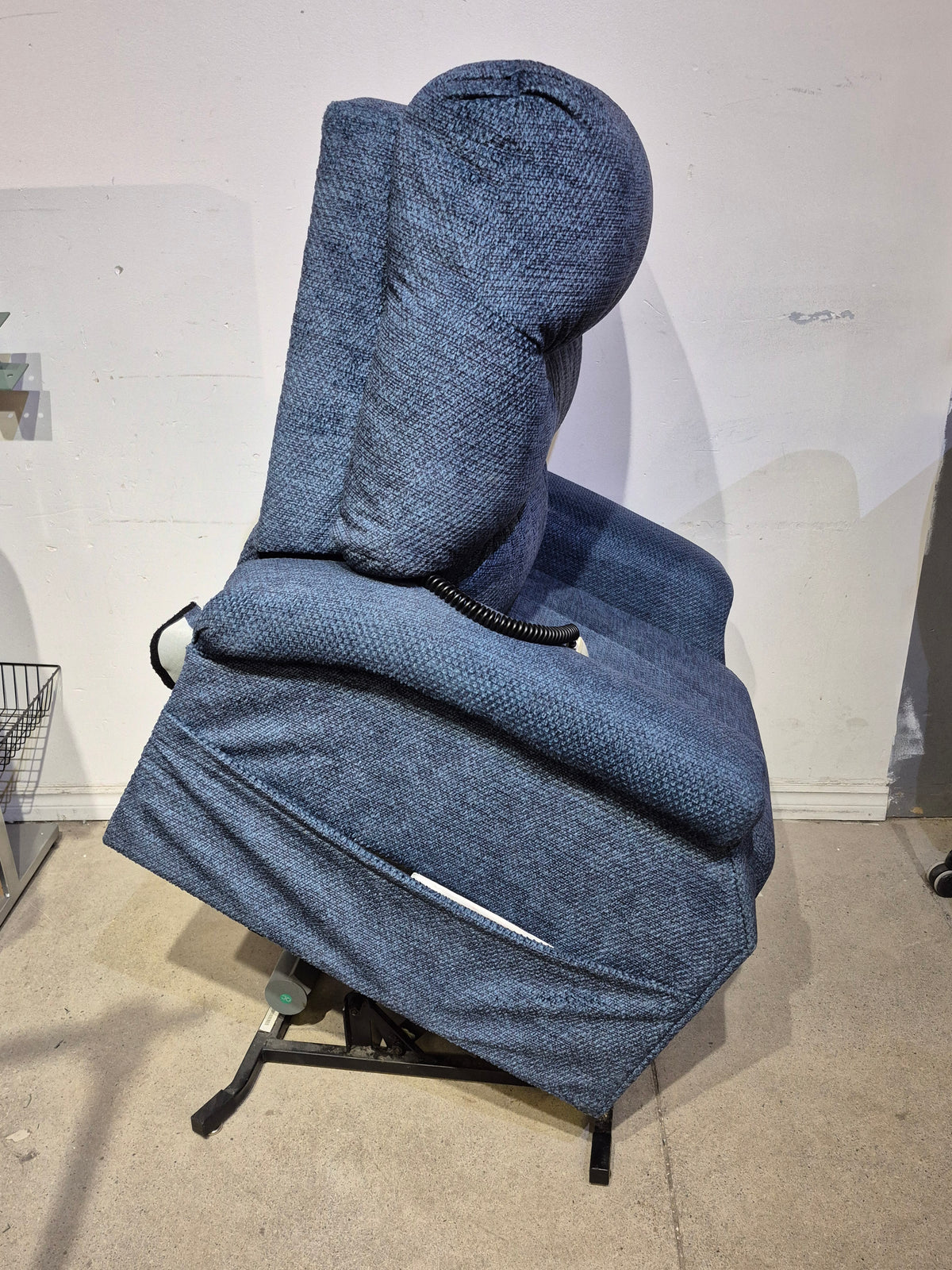 Blue Fabric Electric Lift Chair/Recliner