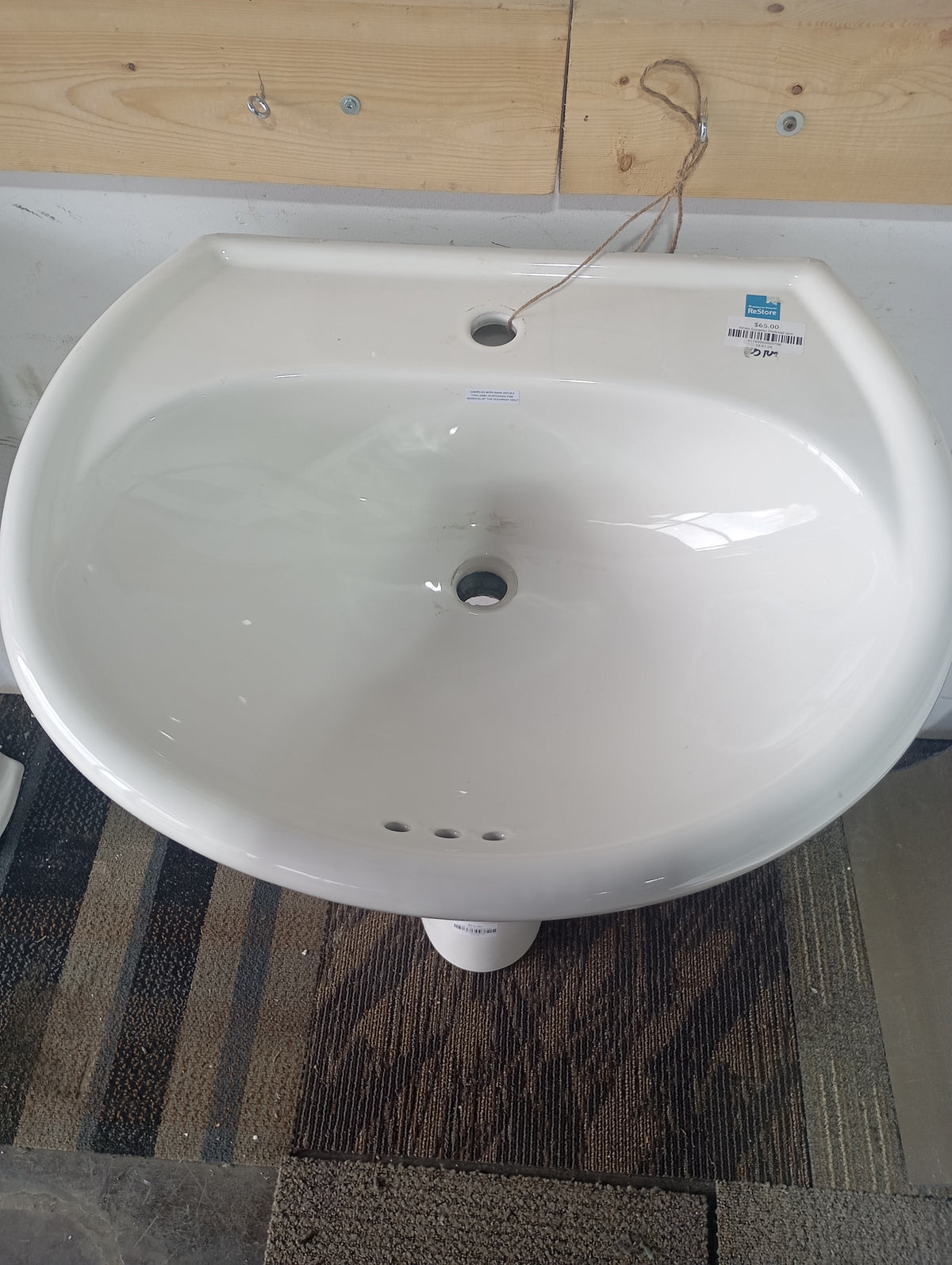 White Ceramic Pedestal sink