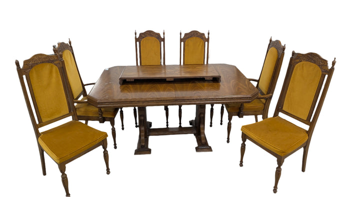 Early American Dining Set