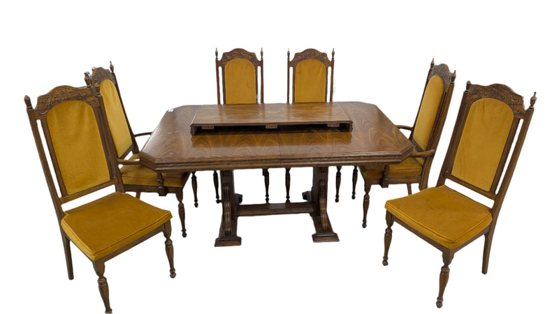 Early American Dining Set