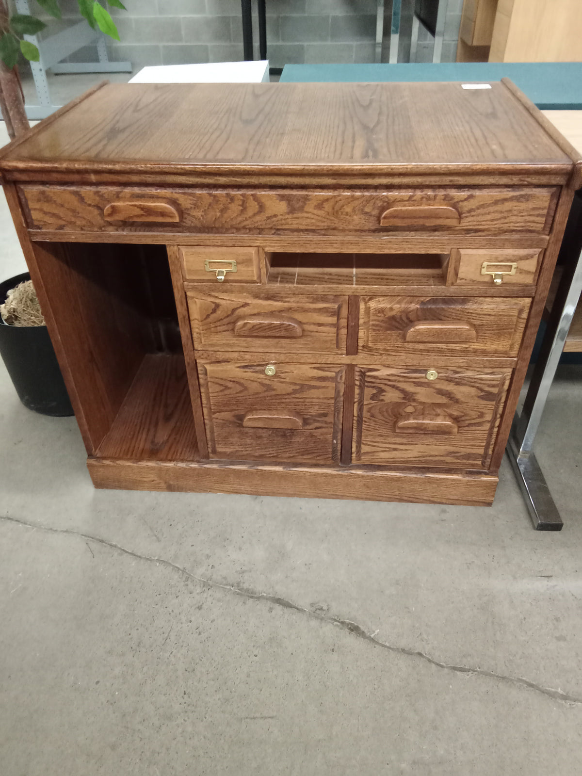 35.5"W Computer Desk in Wood