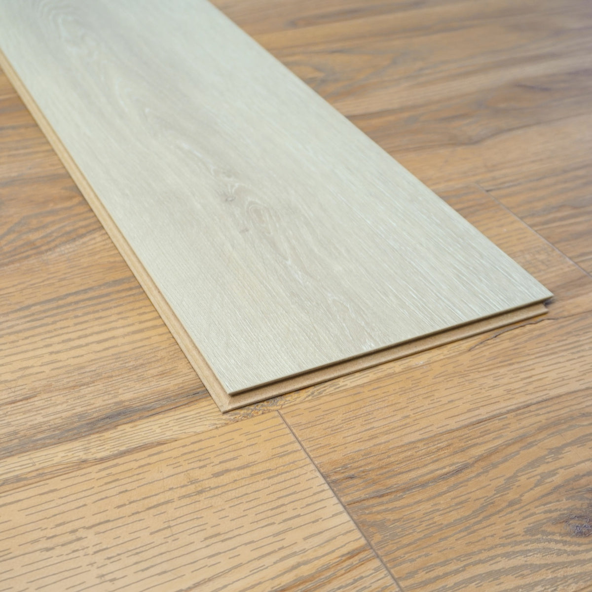 8" x 48" Laminate Flooring 10pcs (26.67 sq ft/box) - Khaki Oak