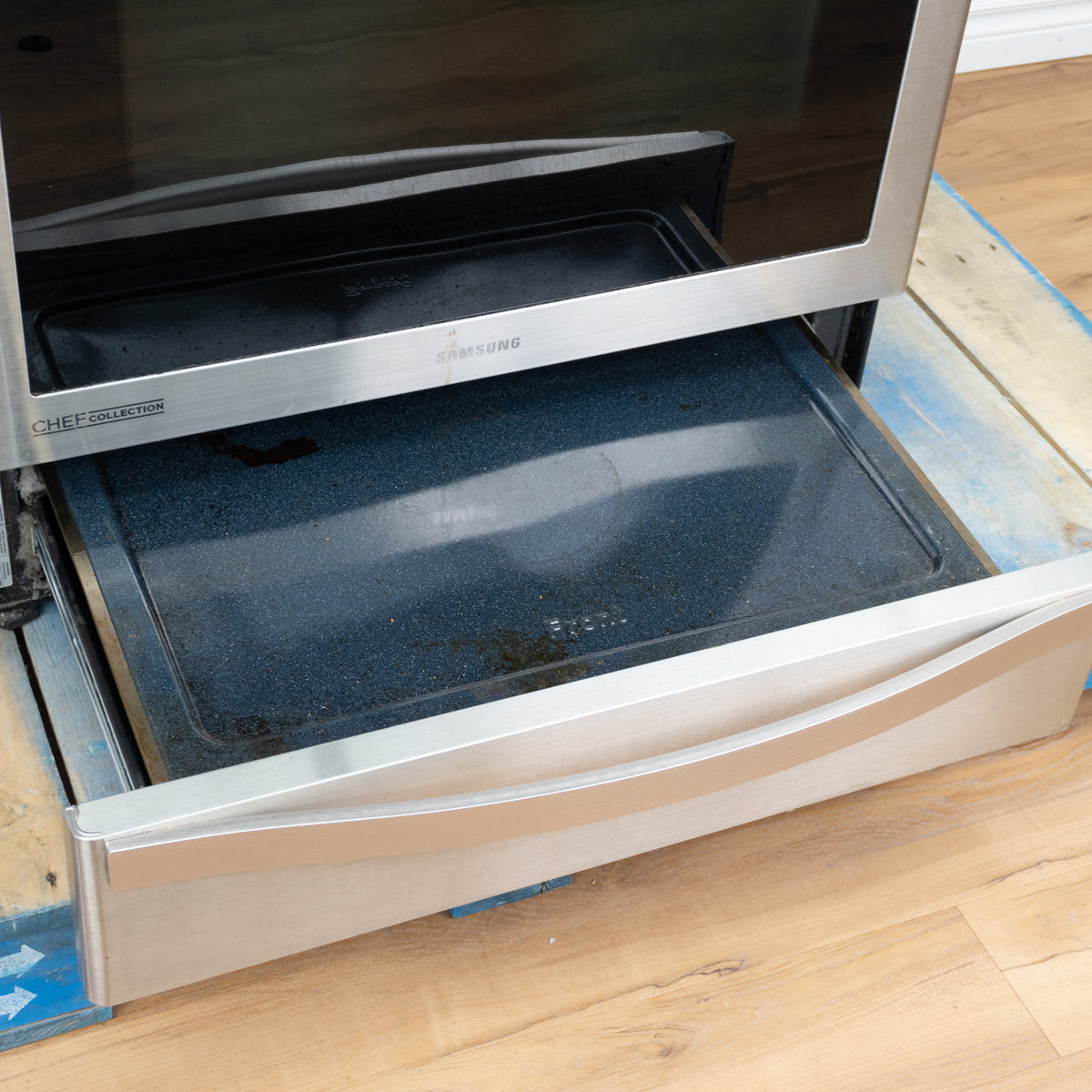 Samsung Chef Collection Range with 5.8 cu. ft. Oven, 25-inch Width
