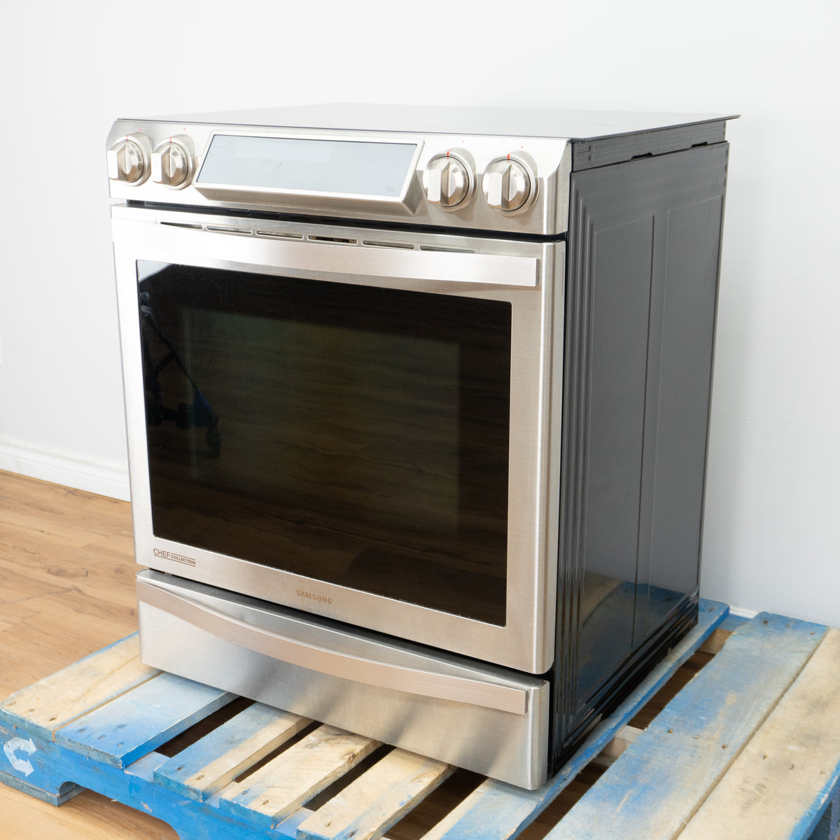 Samsung Chef Collection Range with 5.8 cu. ft. Oven, 25-inch Width