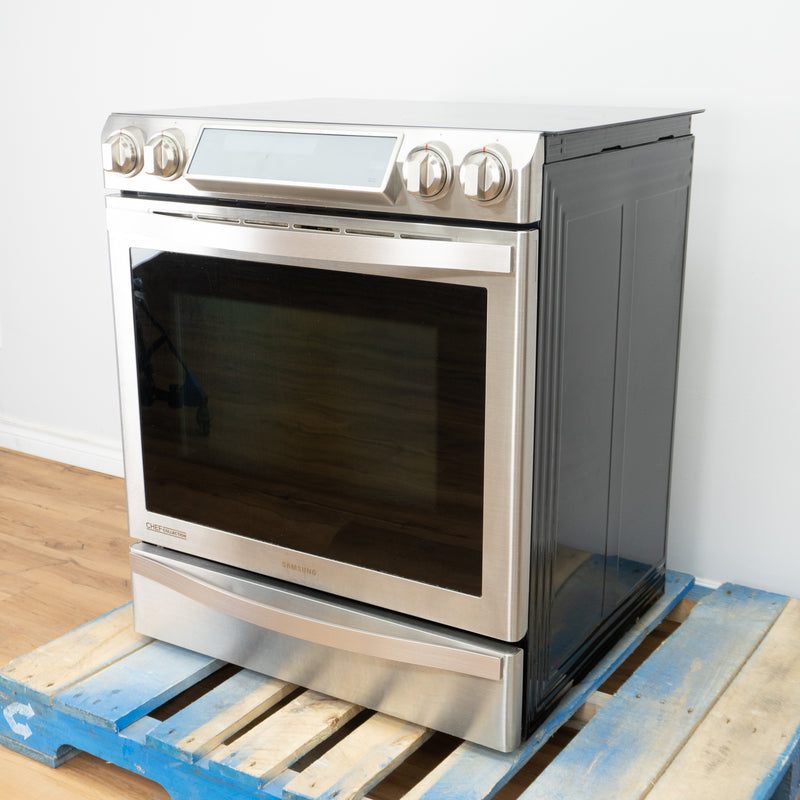 Samsung Chef Collection Range with 5.8 cu. ft. Oven, 25-inch Width