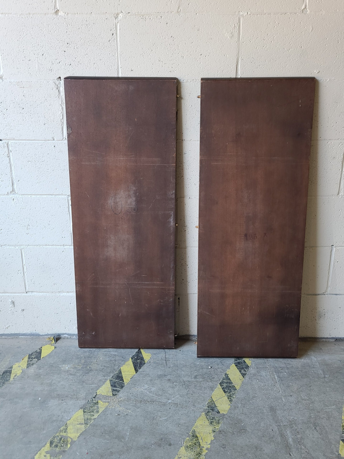 Brown Dining Table with 2 Leafs