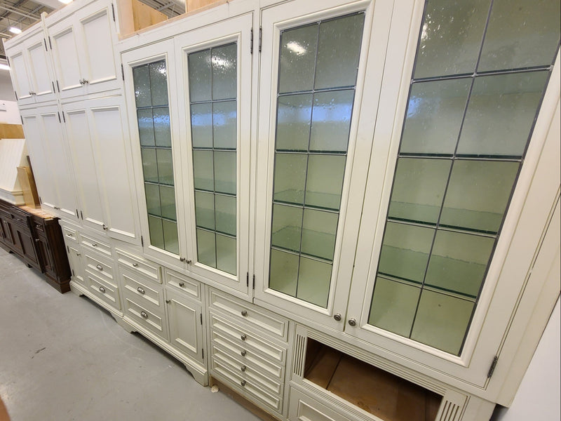 19 White and Brown Kitchen Cabinet Set