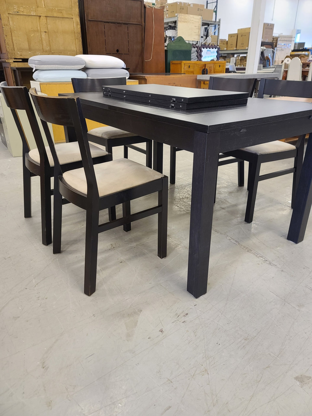 Black Dining Set with 5 chairs and 2 leafs