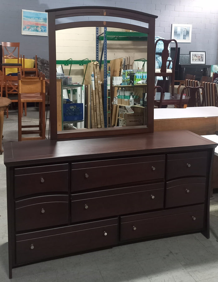 8 Drawer Dresser with Mirror