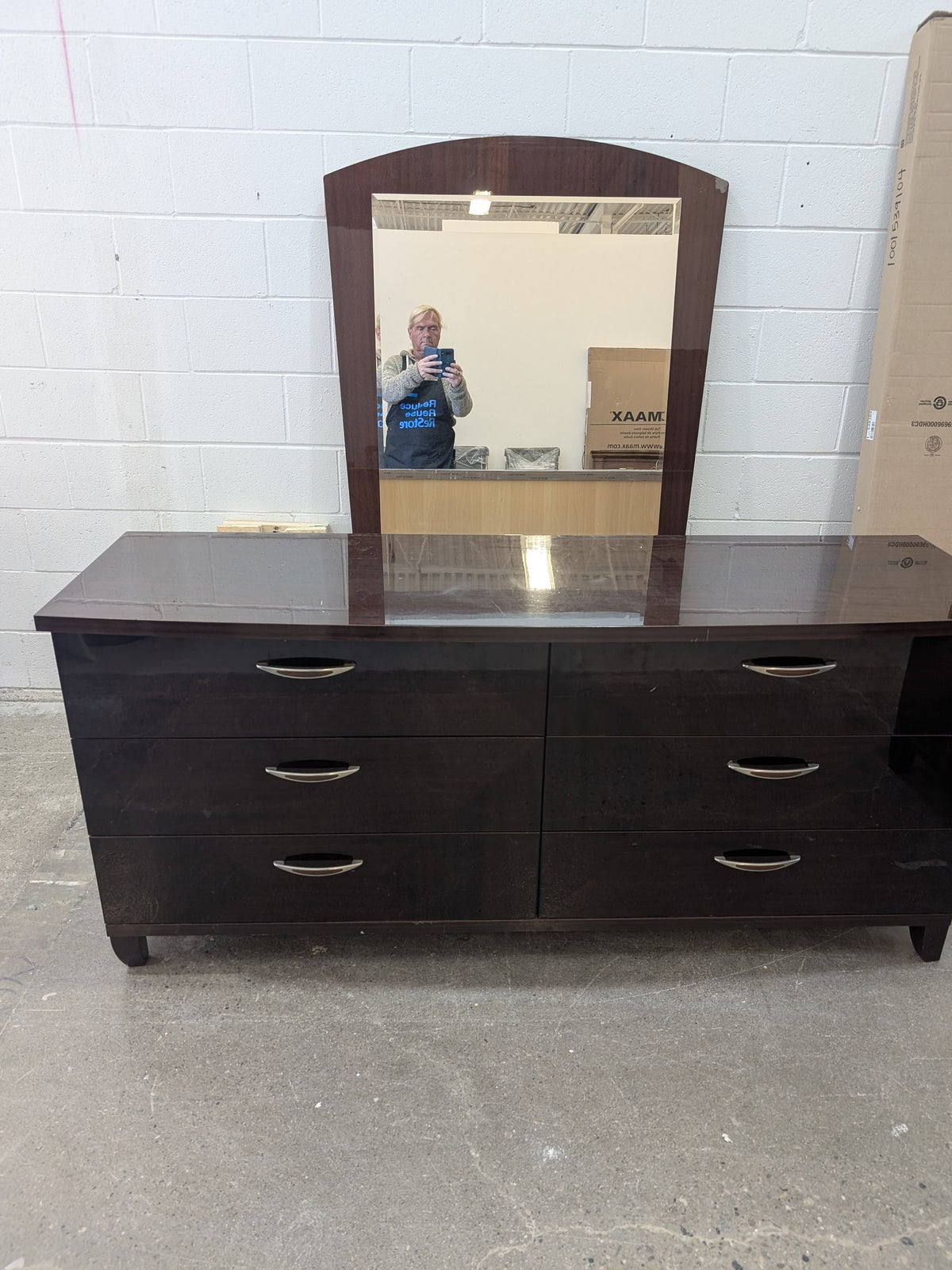 Dresser With 6 Drawers