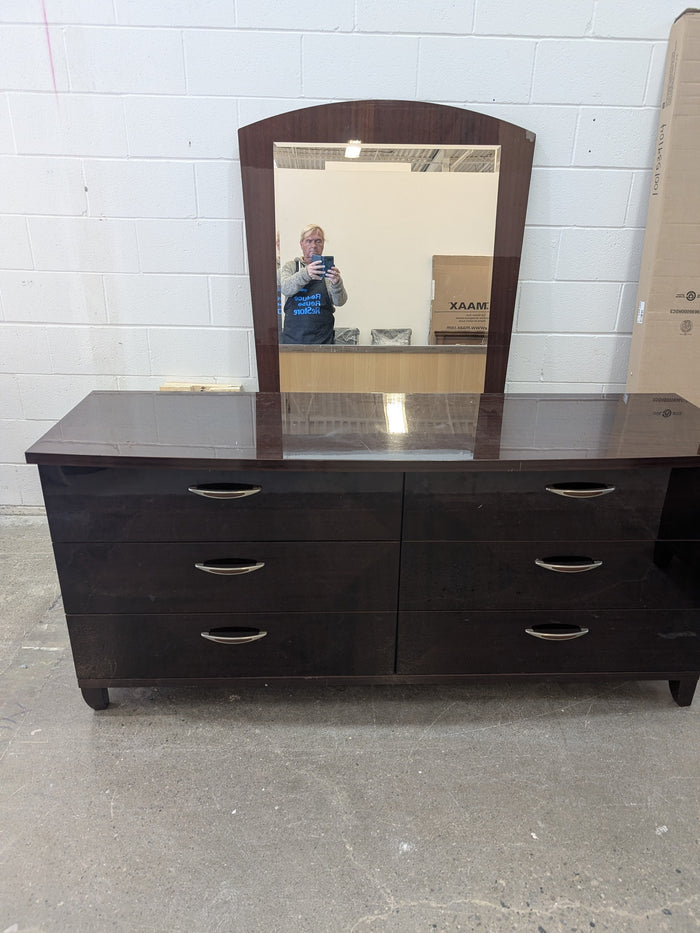 Dresser With 6 Drawers