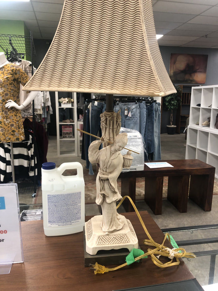 Japanese Replica Lamp With Lady As The Centre Image