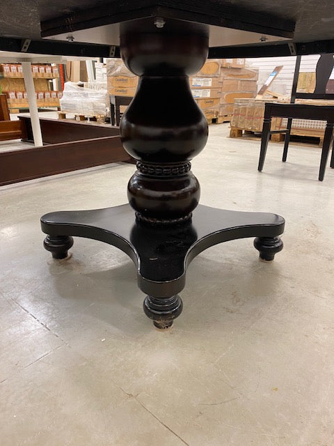 Dining set w/ 3 chairs