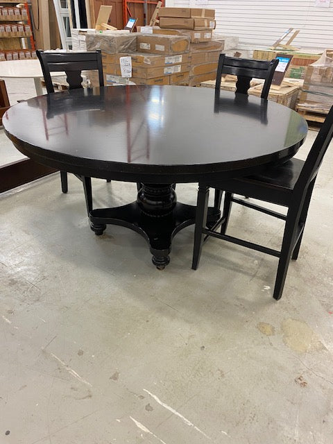 Dining set w/ 3 chairs