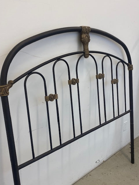 Queen Size Farmhouse Style Bedframe