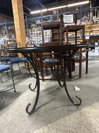 Round Table w/ 4 chairs