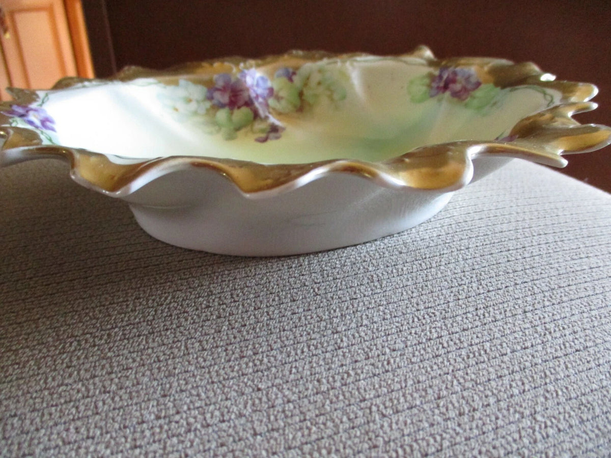 Antique Royal Vienna Gold Guilt Scalloped Hand Painted Violets Floral Bowl