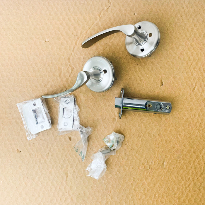 Woodbridge Passage Door Lever Set - Right Hand, Satin Nickel 2001WDGTRE