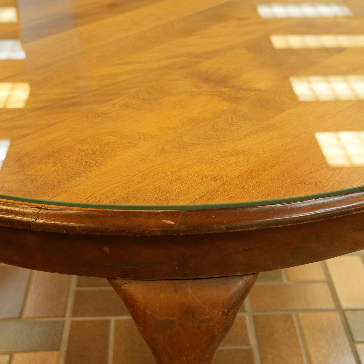 45-inch Round Wooden Dinner Table w/ Glass Top